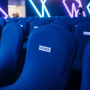 Аренда Чехол для стула синий стрейч в VK Stadium Sirius — ART SPACE
