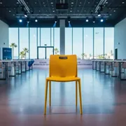 Аренда Стул пластиковый Ginevra желтый в комплексе Sea Galaxy — ART SPACE