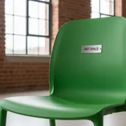 Аренда Стул пластиковый зеленый Изо в лофте «Студия 21» — ART SPACE