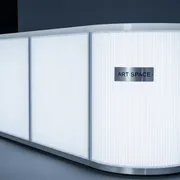 Аренда Стойка барная пластиковая светящаяся на колесах Roller Bar Lighting на пляже «Мандарин» — ART SPACE