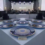 Аренда Тарелка подстановочная Honey стекло 32 см в Mercure Сочи Центр — ART SPACE