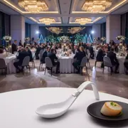 Аренда Ложка для комплимента Капля малая белая пластик 110х45 мм в отеле Radisson Lazurnaya — ART SPACE