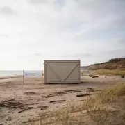 Аренда Сарай Фактор 6х6 бежевый на пляже «Маяк» — ART SPACE