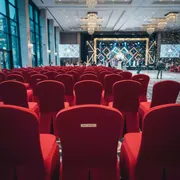 Аренда Чехол банкетный для стула Изо красный из ткани 19 298RD в Radisson Blu Resort & Congress Centre — ART SPACE