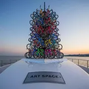 Аренда Инсталляция высота 30 метров из 3144 велосипедов на VIP теплоходе (Морпорт Сочи) — ART SPACE