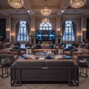 Аренда Комплект Brown 2 серый в Boutique Hotel PORTUM 1905 — ART SPACE