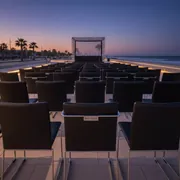 Аренда Стулья банкетные черные в пляжном клубе Del Mar — ART SPACE