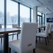 Аренда Чехол стрейч текстиль на стул белый в ресторане «Voda» — ART SPACE