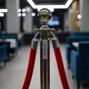 Аренда Канат бархатный для столбика ограждения красный 150 см в ресторане «Сыроварня» — ART SPACE