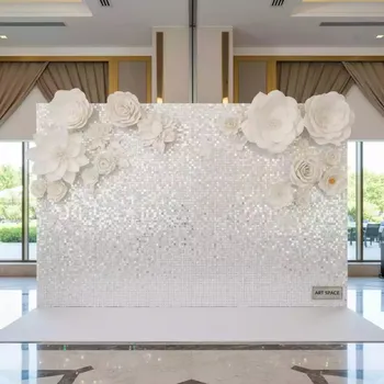 Аренда Фотозона белая из пайеток с большими цветами в Grand Karat Sochi — ART SPACE