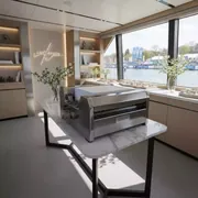 Аренда Сталкиватель Uchida AJ 740i на VIP-яхте (Имеретинский порт) — ART SPACE