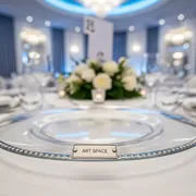 Аренда Подстановочная тарелка Бари прозрачная с серебряной каймой в отеле Hyatt Regency Sochi — ART SPACE