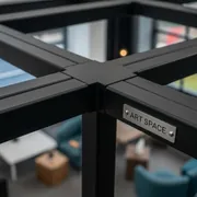 Аренда Соединитель для профиля квадратного сечения 3 палый черный в Sport Inn Hotel & Wellness — ART SPACE