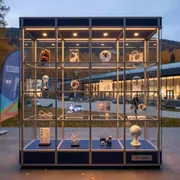 Аренда Витрина стеклянная на курорте «Газпром» (Альпика) — ART SPACE