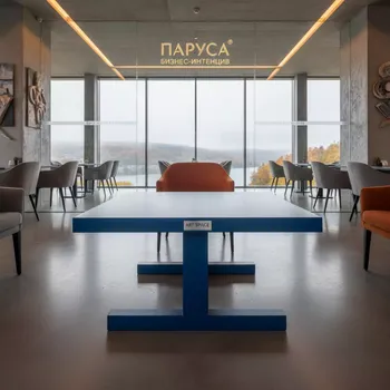 Аренда Стол журнальный пластиковый в ресторане «Паруса» — ART SPACE