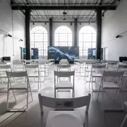 Аренда Стулья складные белые для конференции в Stella di Mosca — ART SPACE