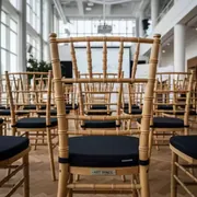 Аренда Стулья Chiavari грушевые с черной подушкой в санатории «Русь» — ART SPACE