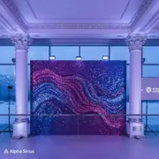Аренда Фотозона блестящая из пайеток в Alpha Sirius — ART SPACE