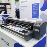 Аренда Принтер экосольвентный с функцией резки Mimaki CJV200 160 в МФК «Горный» — ART SPACE