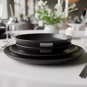 Аренда Набор тарелок Моно черных 31 27 21 см в Novotel Resort — ART SPACE