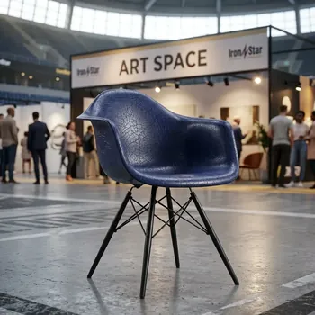 Аренда черного стула Eames в Сочи от ART SPACE