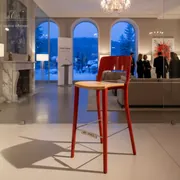 Аренда Стул барный Tolix Wood красный глянцевый на вилле «Анна» — ART SPACE