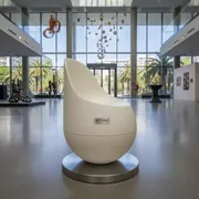 Аренда Стул неваляшка барный Нильс Эрик в City Park Hotel Sochi — ART SPACE