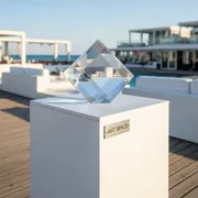 Аренда Уровень куб аспект 21 см на пляже «Маяк» — ART SPACE