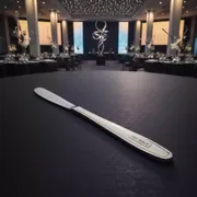 Аренда Нож столовый Ансер серебро золотой кант в Маринс Парк Отеле — ART SPACE