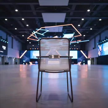 Аренда Кресло Паул кофейный каркас белая сетка в VK Stadium Sirius — ART SPACE