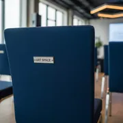 Аренда Чехол транспортировочный на один стул синий в Courtyard by Marriott Sochi — ART SPACE