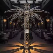Аренда Пальма металлическая из фермы в ресторане «Магадан» — ART SPACE