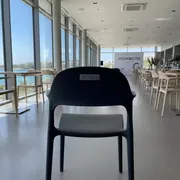 Аренда Стул Винус NEW пластиковый черный в ресторане «Voda» — ART SPACE