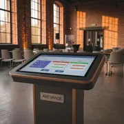 Аренда Трибуна интерактивная SmartMate в отеле Radisson Lazurnaya — ART SPACE