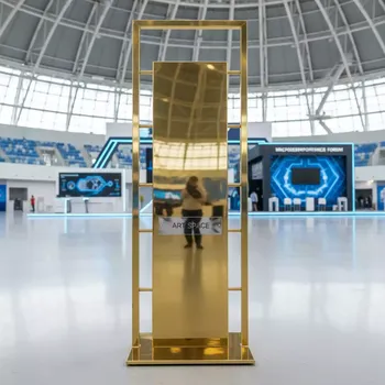 Аренда Стойка указатель А3 золотая в ледовом дворце «Большой» — ART SPACE
