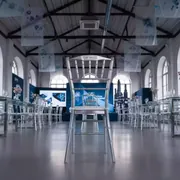 Аренда Стул пластиковый серебряный Кьявари в ресторане «Паруса» — ART SPACE