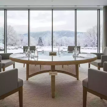 Аренда Стол Rattan в Rodina Grand Hotel & SPA — ART SPACE