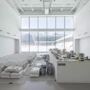 Аренда Шпаклевки гипсовые финишные в ледовом дворце «Роза Хутор» — ART SPACE