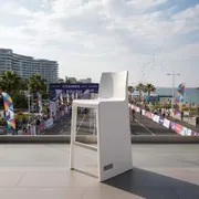 Аренда Табурет пластиковый барный Tom Bar 75 в Cosmos Sochi Hotel — ART SPACE