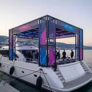 Аренда Фермовая конструкция 10х2,5 м на VIP теплоходе (Морпорт Сочи) — ART SPACE