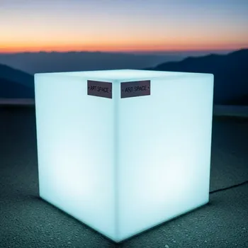 Аренда Стол светящийся Quadro высота 90 см длина 50 см ширина 50 см на площадке Rosa Peak (2320м) — ART SPACE