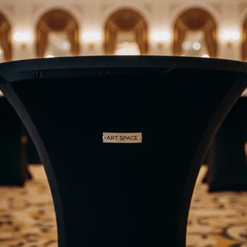 Аренда Стрейч скатерть для коктейльного стола черная в Golden Tulip Rosa Khutor — ART SPACE