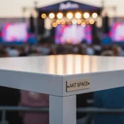 Аренда Стол Лидер 2 белый шампань в Radisson Hotel Rosa Khutor — ART SPACE