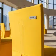 Аренда Чехол 01 на стул Chiavari желтый в Golden Tulip Rosa Khutor — ART SPACE