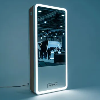 Аренда зеркальная прямоугольная фотобудка на Сочи Автодроме — ART SPACE