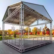 Аренда Сцена двускатная 6х4 металлик в этно-парке «Моя Россия» — ART SPACE