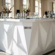 Аренда Стойка барная Эльбрус белая в Radisson Collection Paradise — ART SPACE