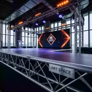 Аренда Сцена разборная для выступлений 10х8 в ресторане «Паруса» — ART SPACE