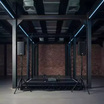Аренда Комплект звукового оборудования 650 Вт на Медальной площади — ART SPACE