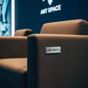 Аренда Кресло Lobster Chair тёмный латте в комплексе Sea Galaxy — ART SPACE